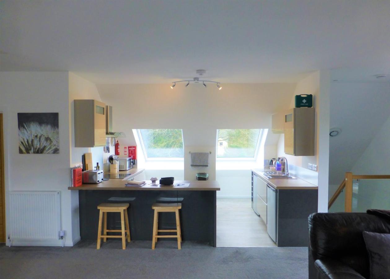 Gerycastell Luxury Holiday Apartment With Stunning Views & Ev Station Point 카마던 외부 사진