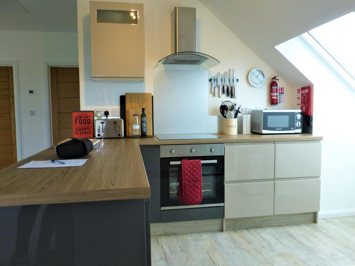 Gerycastell Luxury Holiday Apartment With Stunning Views & Ev Station Point 카마던 외부 사진