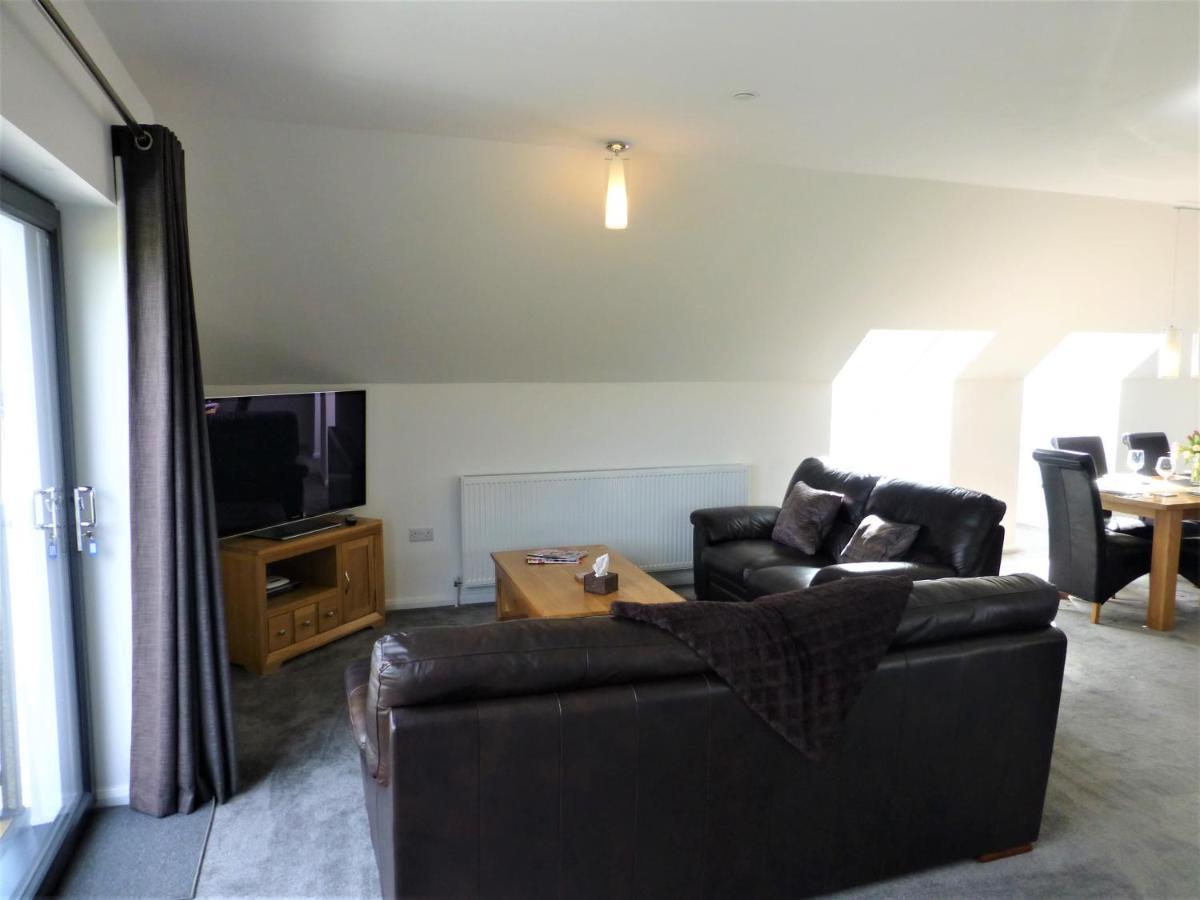 Gerycastell Luxury Holiday Apartment With Stunning Views & Ev Station Point 카마던 외부 사진