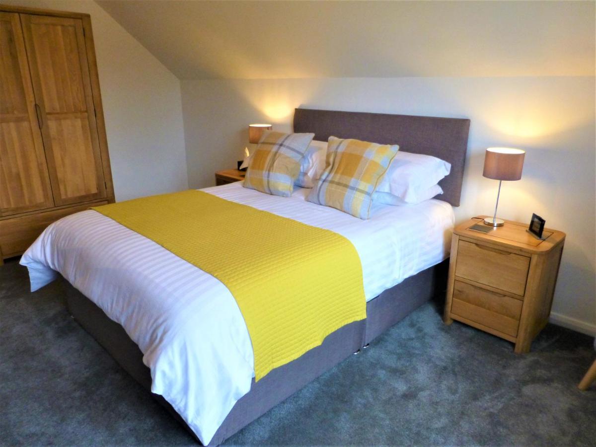 Gerycastell Luxury Holiday Apartment With Stunning Views & Ev Station Point 카마던 외부 사진