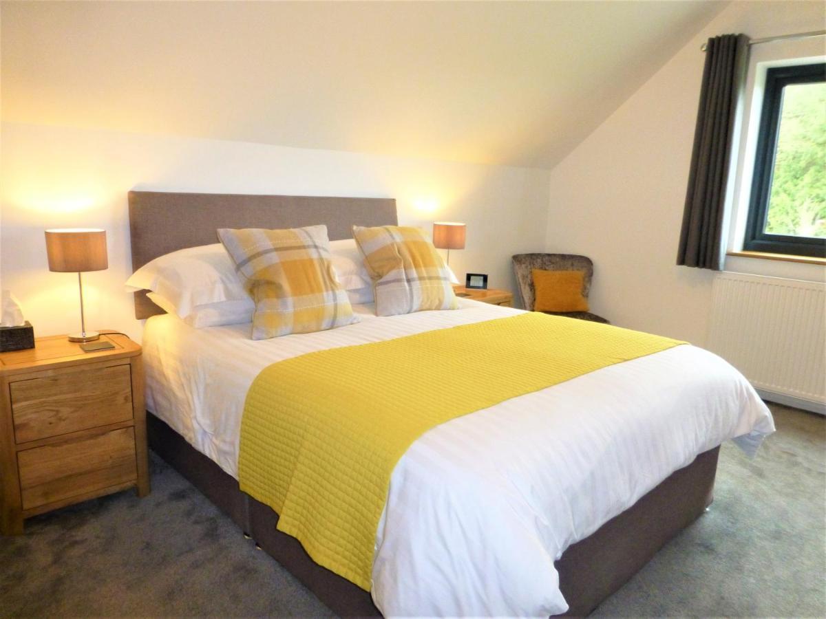 Gerycastell Luxury Holiday Apartment With Stunning Views & Ev Station Point 카마던 외부 사진