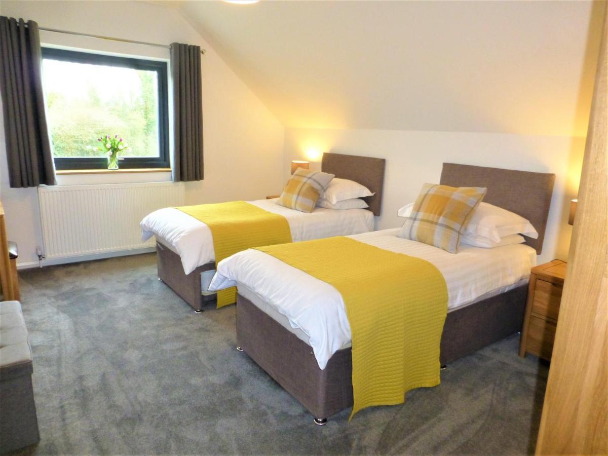 Gerycastell Luxury Holiday Apartment With Stunning Views & Ev Station Point 카마던 외부 사진