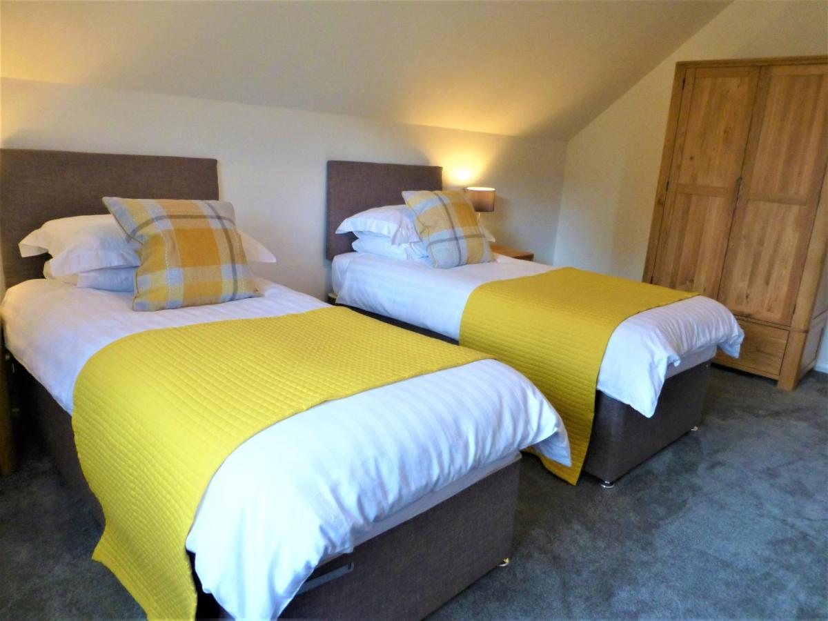 Gerycastell Luxury Holiday Apartment With Stunning Views & Ev Station Point 카마던 외부 사진